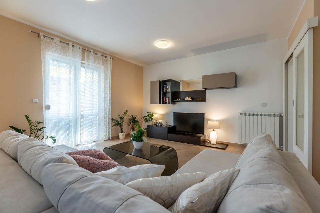 Holiday House Mary Barban Buitenkant foto