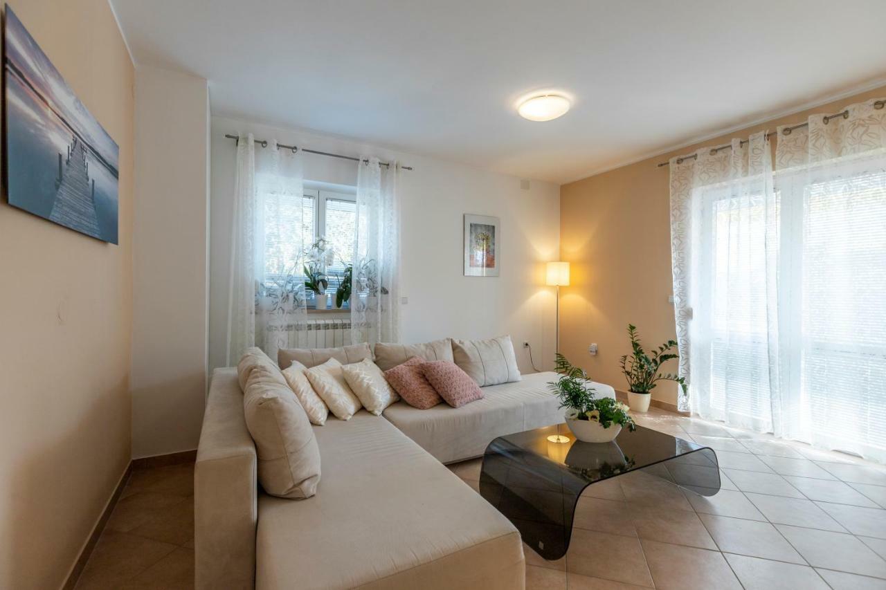 Holiday House Mary Barban Buitenkant foto